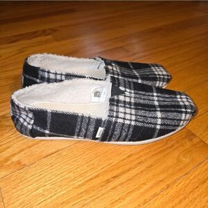 Toms Black And White Plaid Espradrille Flats Womans Size 8.5
